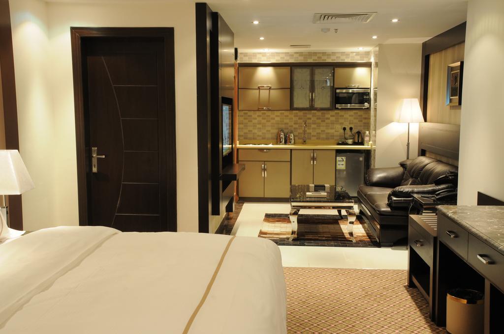 Al Yamama Palace Hotel Suites 리야드 객실 사진