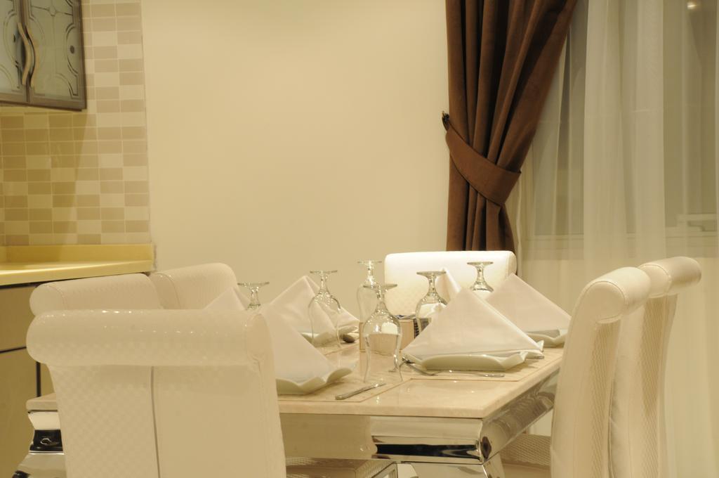 Al Yamama Palace Hotel Suites 리야드 객실 사진