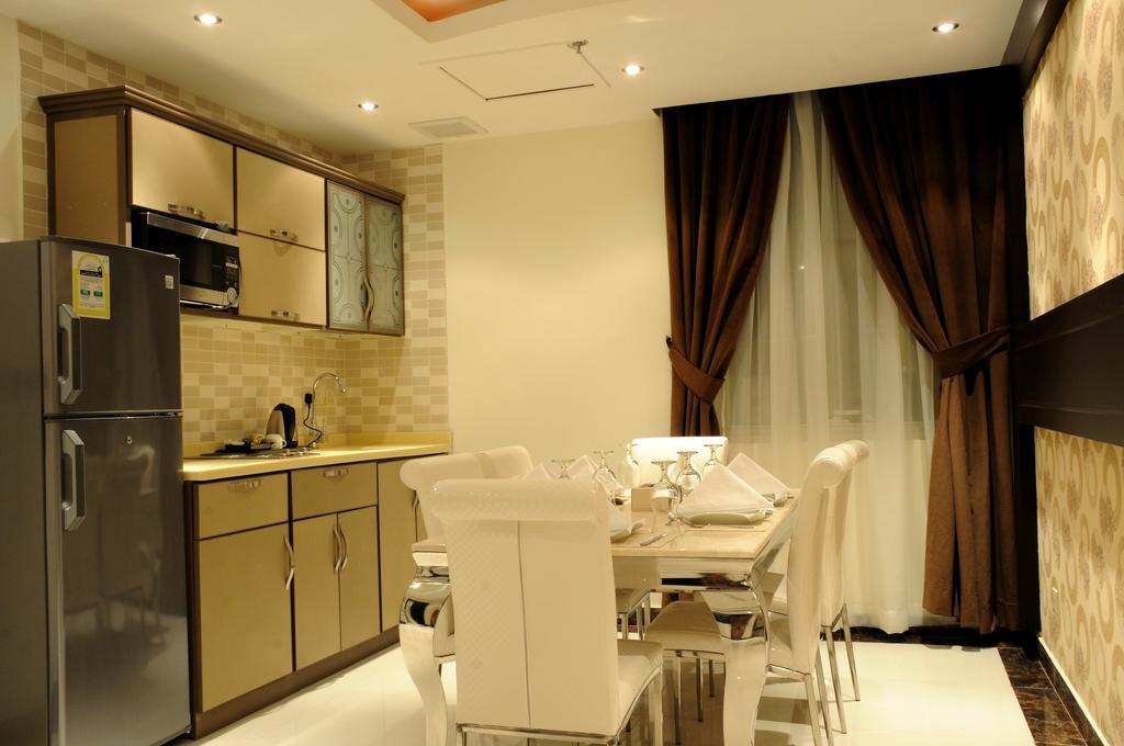 Al Yamama Palace Hotel Suites 리야드 객실 사진